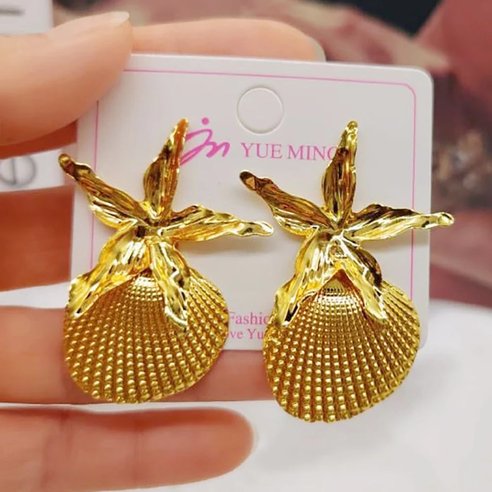 Geometry Metal Earrings Daily Wear Fashion Irregular Fish Tail Stud Earrings Women Gold Color Banquet Jewelry Birthday Gifts