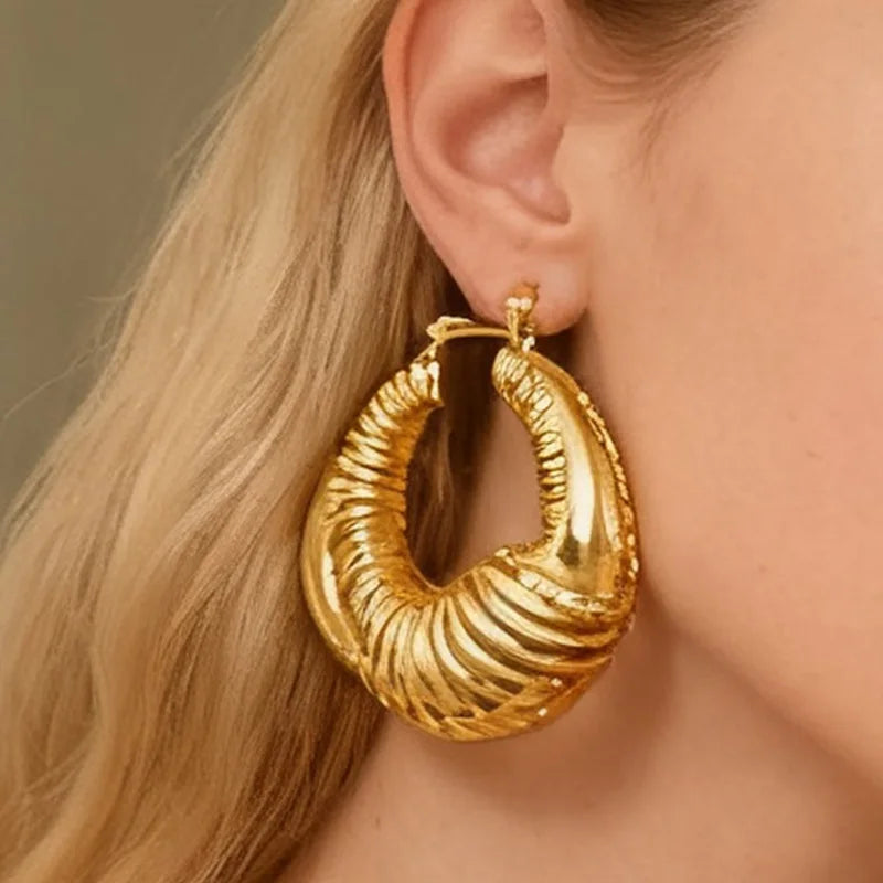 Pendientes de aro de moda Pendientes chapados en oro de 18 quilates para mujer Pendientes de círculo de cobre Accesorios de joyería Joyería punk de uso diario