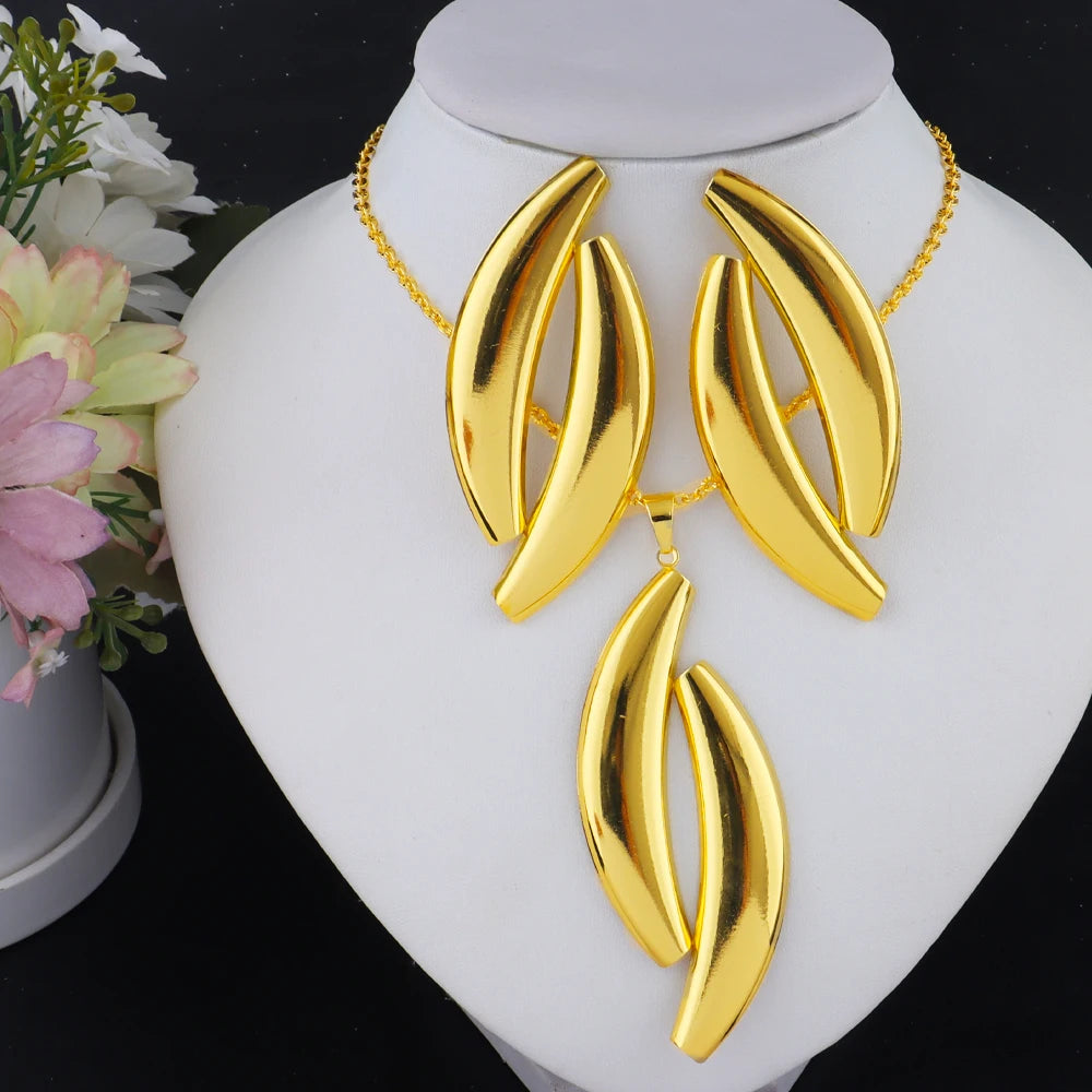 Dubai 18K Gold Plated Moon Shape Necklace Earrings Set for Women Noble African Gold Color Party Wedding Banquet Jewelry Gift