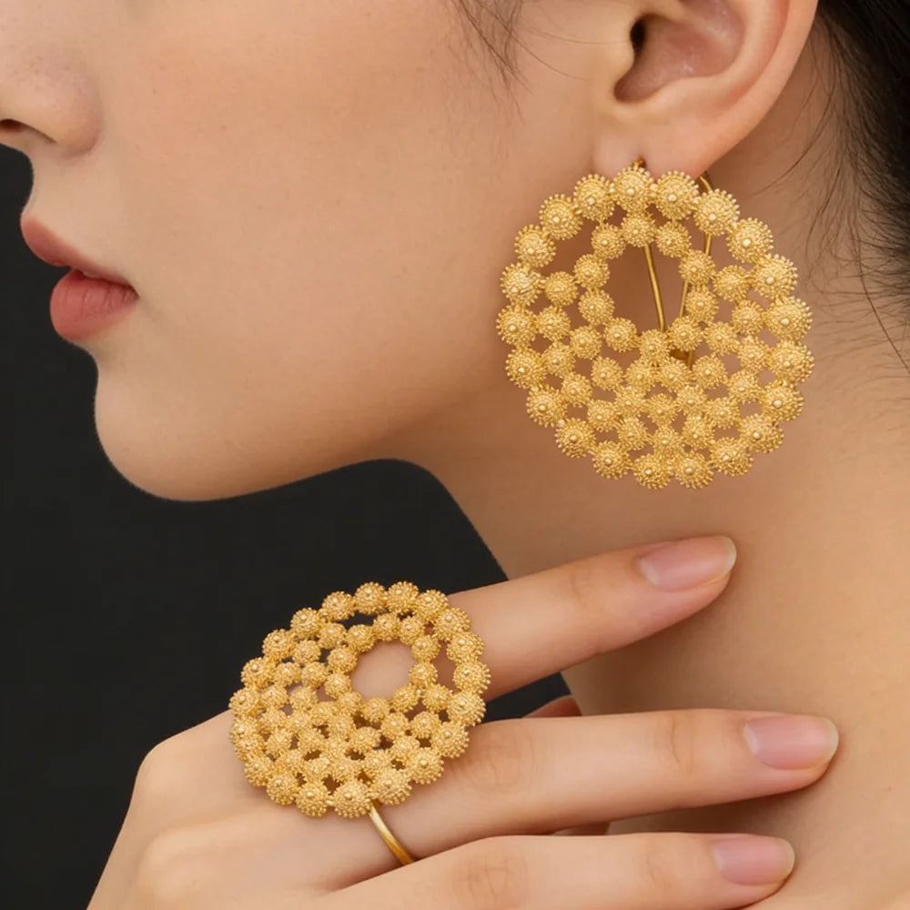 women italian luxurious earrings ring jewelry set bridal party jewelry set Elegant Gold-Tone Hollow Hoop Earrings Ring Set gift