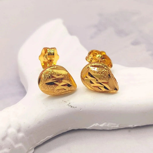New Simple Vintage Color Plated Flower Design Earrings for Girls Exquisite Earring Waterproof Jewelry Gift Wholesale