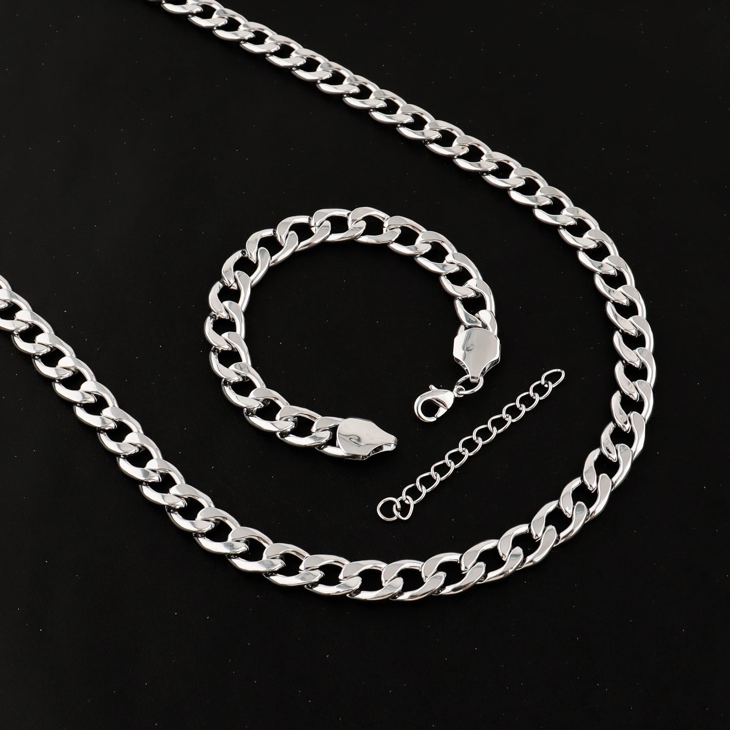 Classic Cuban Chain Set Necklace and Bracelet 2Pieces Set for Men and Women Suitable for Any Occasion