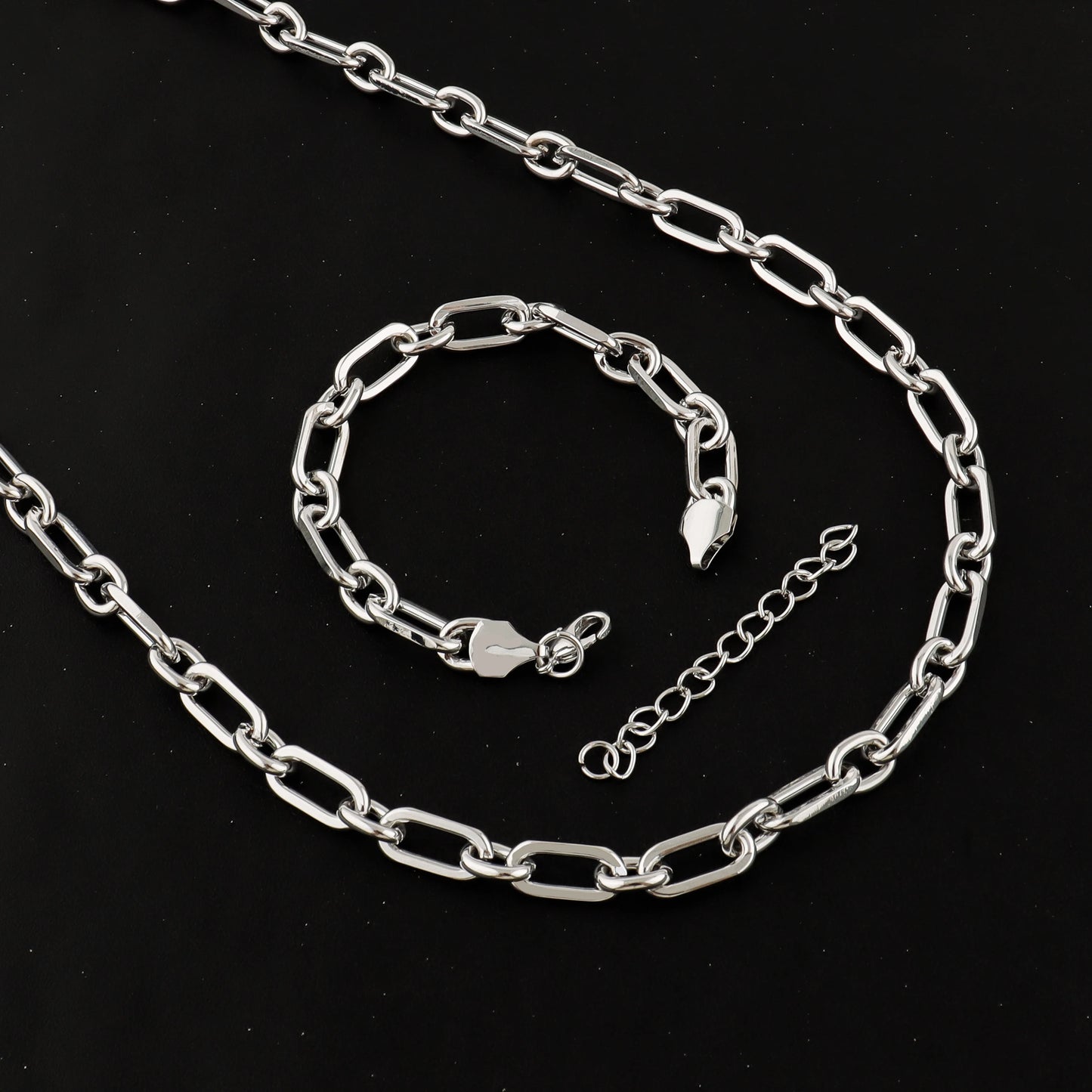 Classic Cuban Chain Set Necklace and Bracelet 2Pieces Set for Men and Women Suitable for Any Occasion