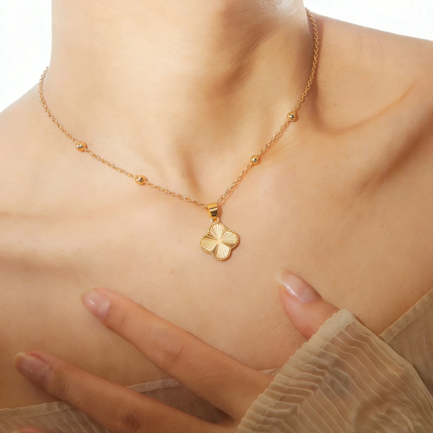 Romantic 2Pieces Jewelry Set Pendant Necklace Earrings Perfect for Women Brides Weddings Gifts and Girls' Birthdays