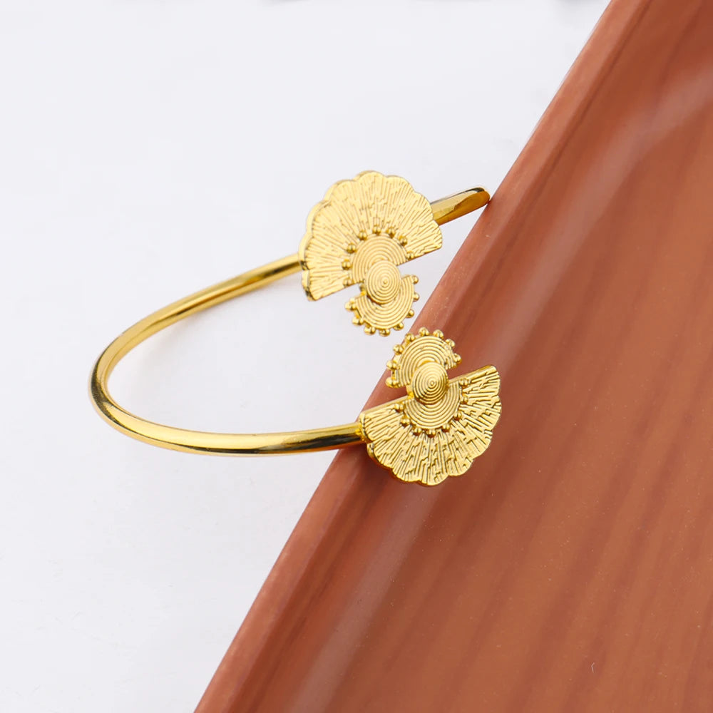 Fashion Gold Plated Jewelry Gift Necklace Earrings Bracelet Ring Set for Women Girl Bride Charm Bangle for Party Wedding Banquet