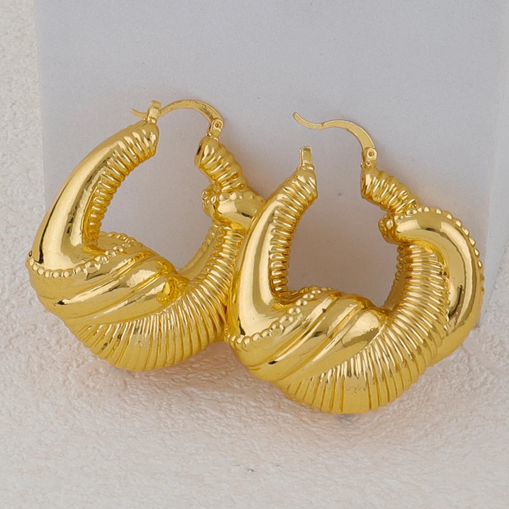 Pendientes de aro de moda Pendientes chapados en oro de 18 quilates para mujer Pendientes de círculo de cobre Accesorios de joyería Joyería punk de uso diario