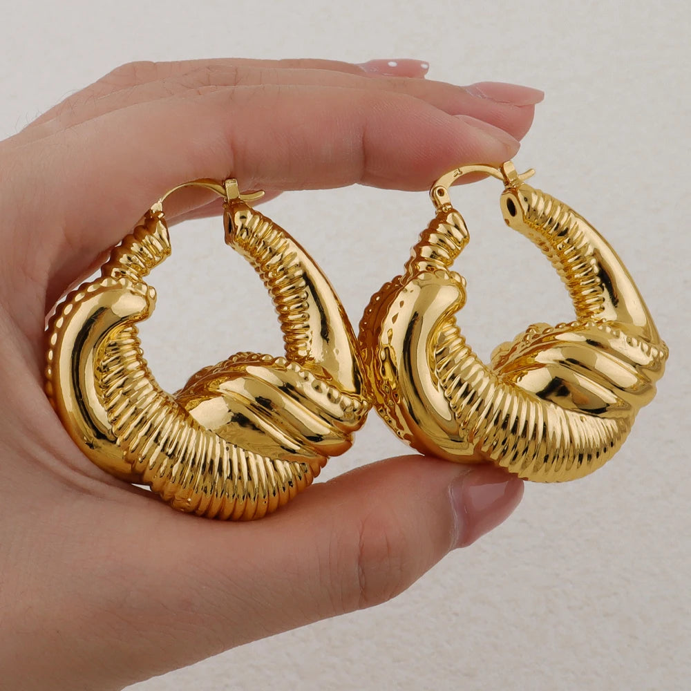 Pendientes de aro de moda Pendientes chapados en oro de 18 quilates para mujer Pendientes de círculo de cobre Accesorios de joyería Joyería punk de uso diario