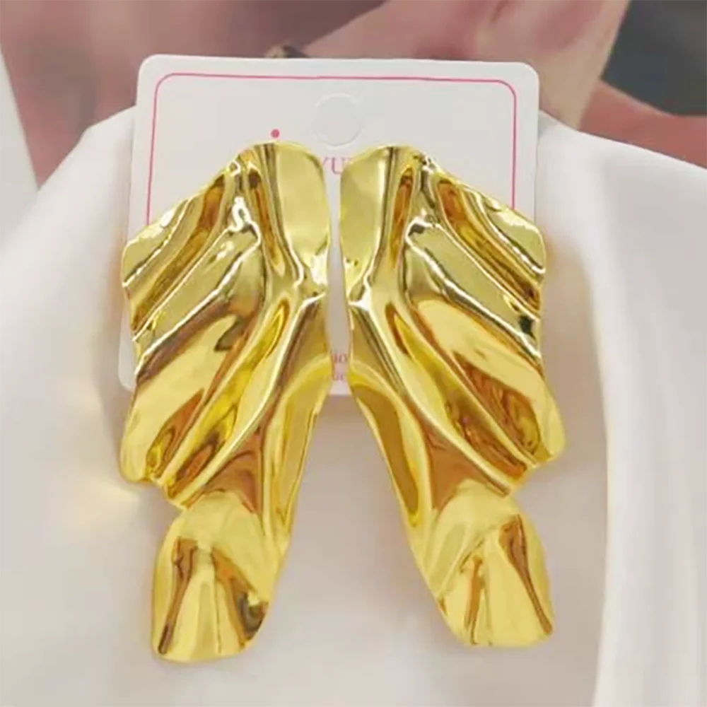 Geometry Metal Earrings Daily Wear Fashion Irregular Fish Tail Stud Earrings Women Gold Color Banquet Jewelry Birthday Gifts