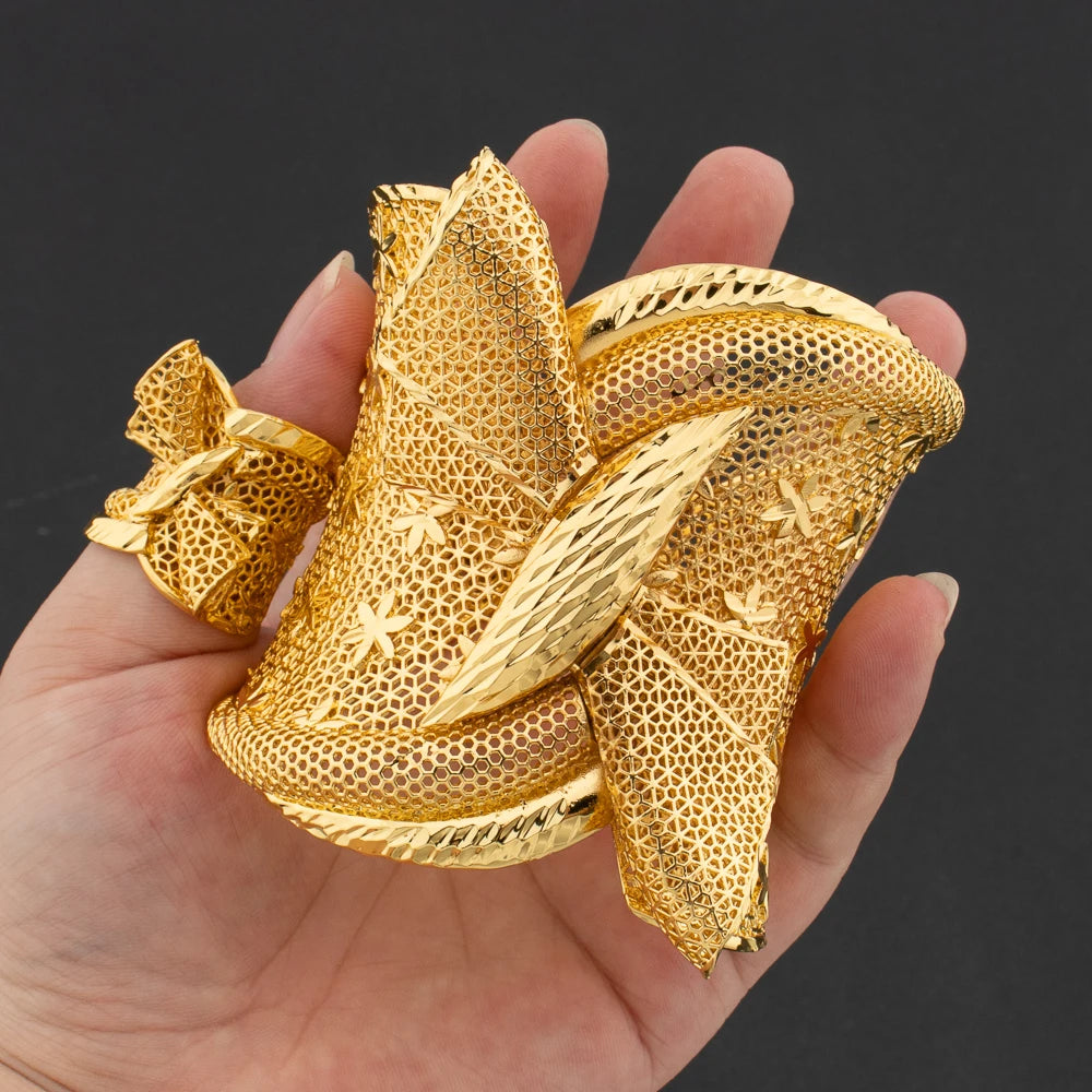 Exquisite Cuff Bracelet and Ring Jewelry Set for Bridal Saudi Arabia Gold Plated Hand Bangle with Finger Ring Set for Banquet