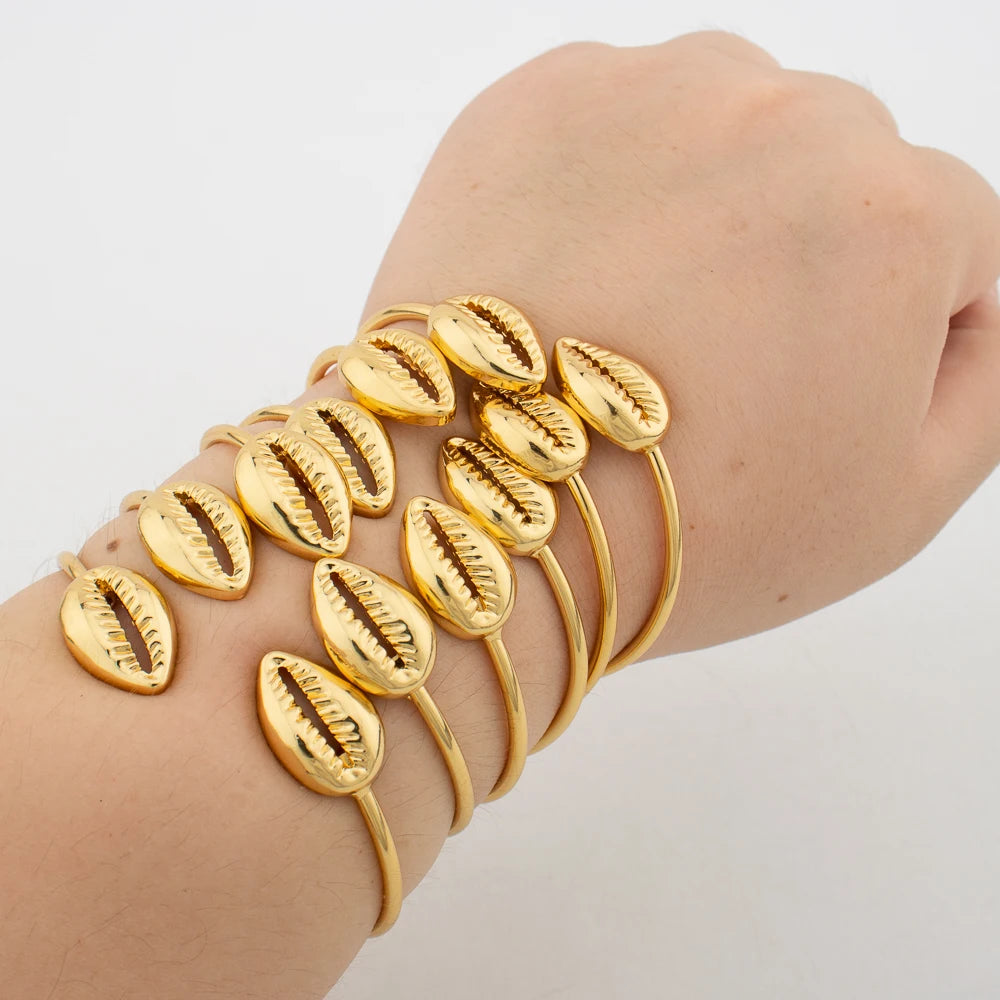 Simple Vintage Water Drop Open Cuff Bangles for Women 2025 Trend Shell Jewellery Geometric Arm Bracelet Aesthetic Jewelry Gifts