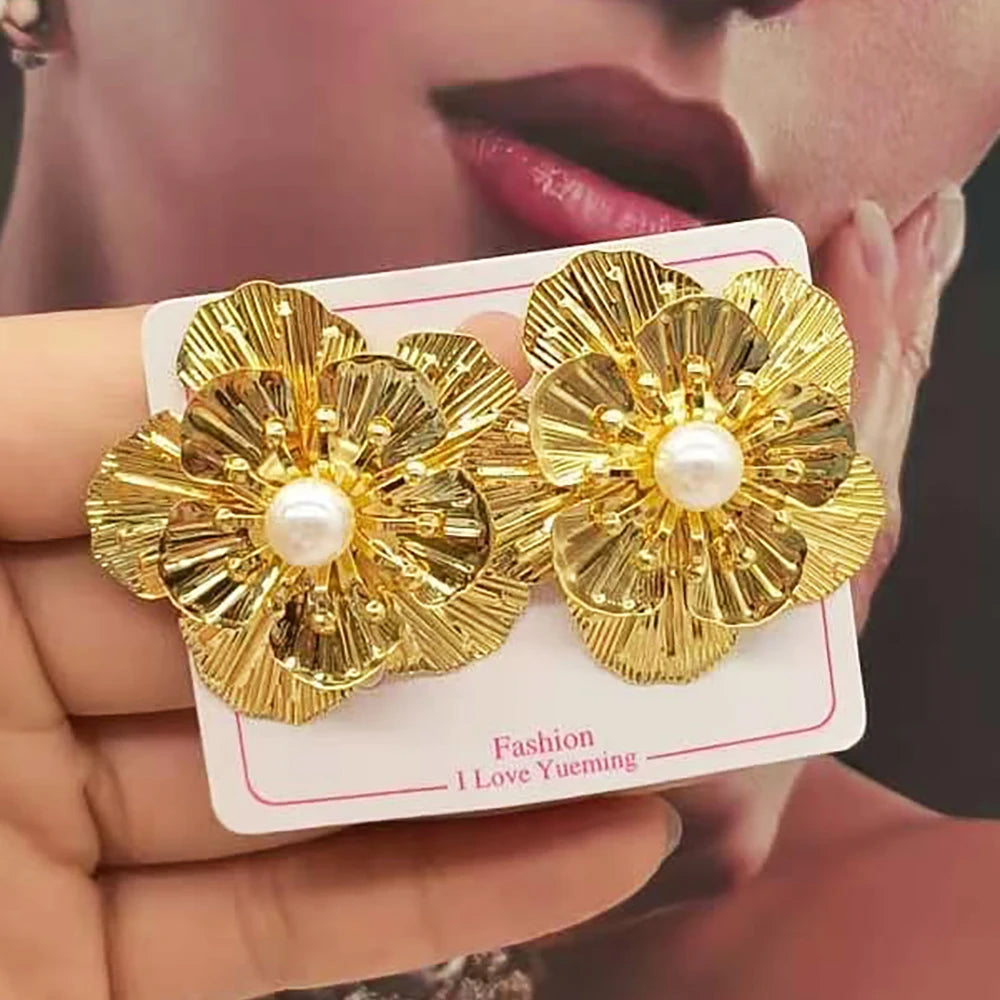 Popular Imitation Pearls Earrings Geometric Unusual Stud Earrings for Women Gold Plated Jewelry Versatile Daily Statement Bijoux